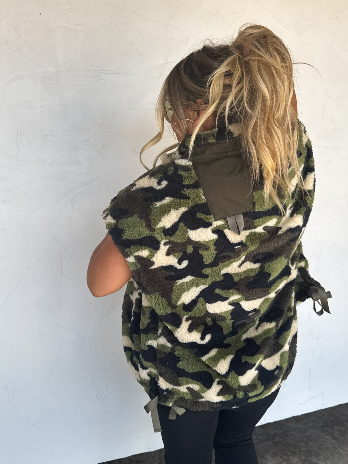 Linden Sherpa Vest Jacket — image 11