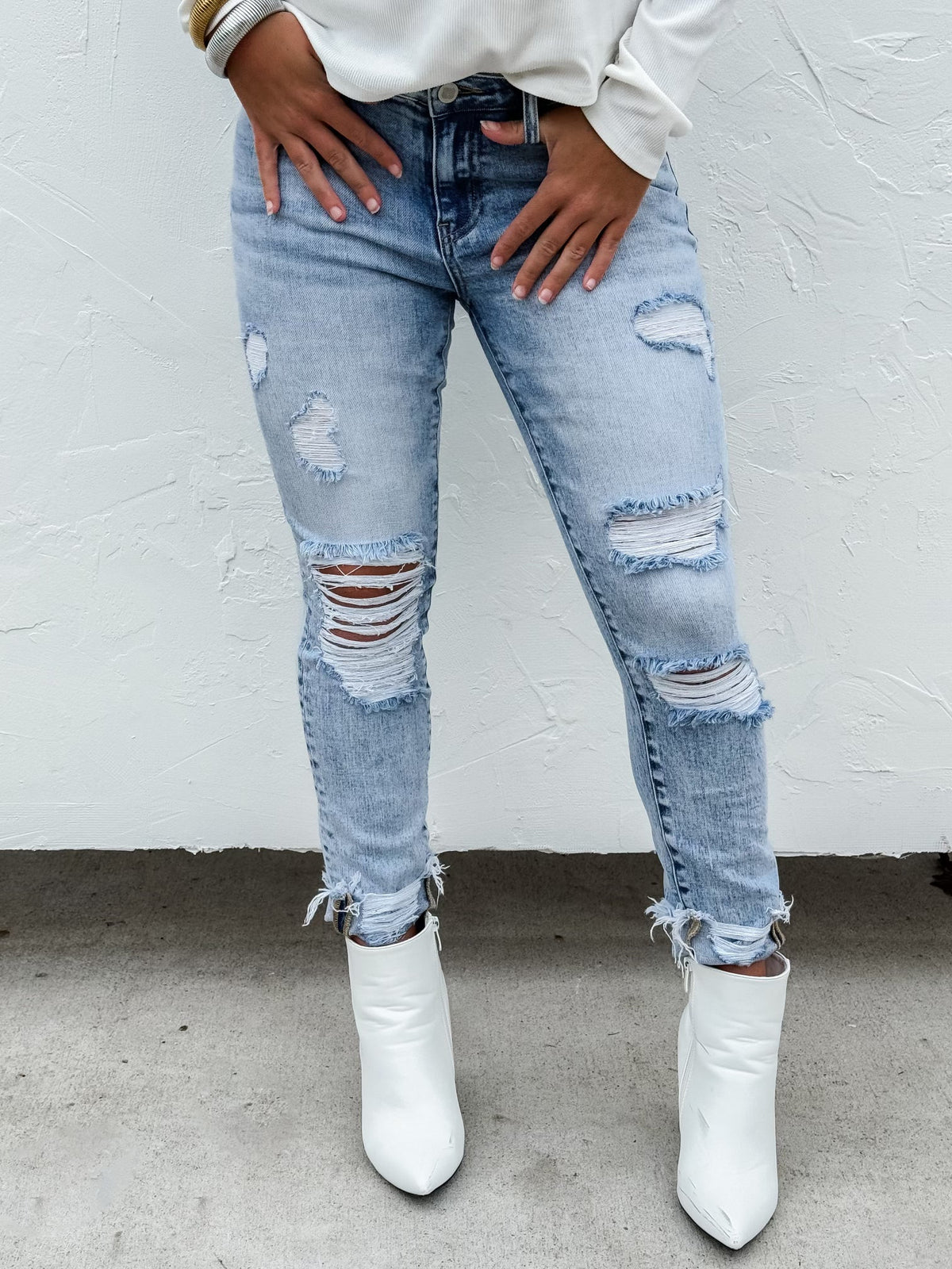 Billie Light Wash Distressed Skinny Jeans — image 00