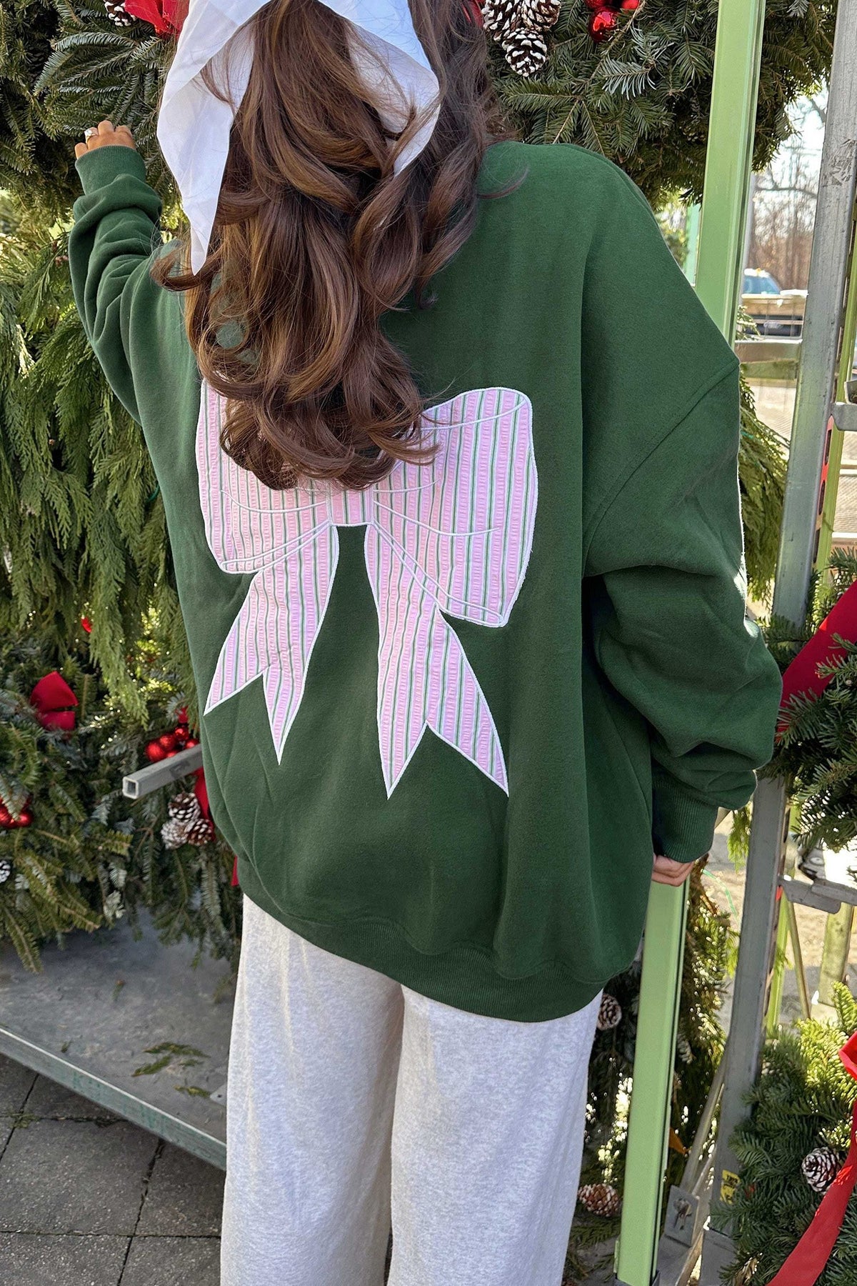 Blackish Green Striped Bow Graphic Oversized Sweatshirt — image 00
