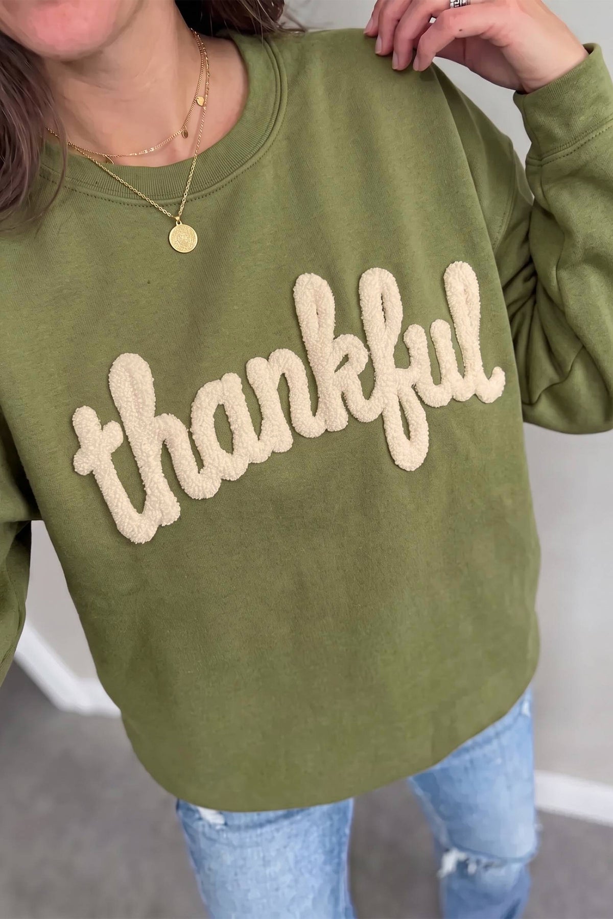 Thankful Fleece Letter Graphic Pullover Sweatshirt — image 00
