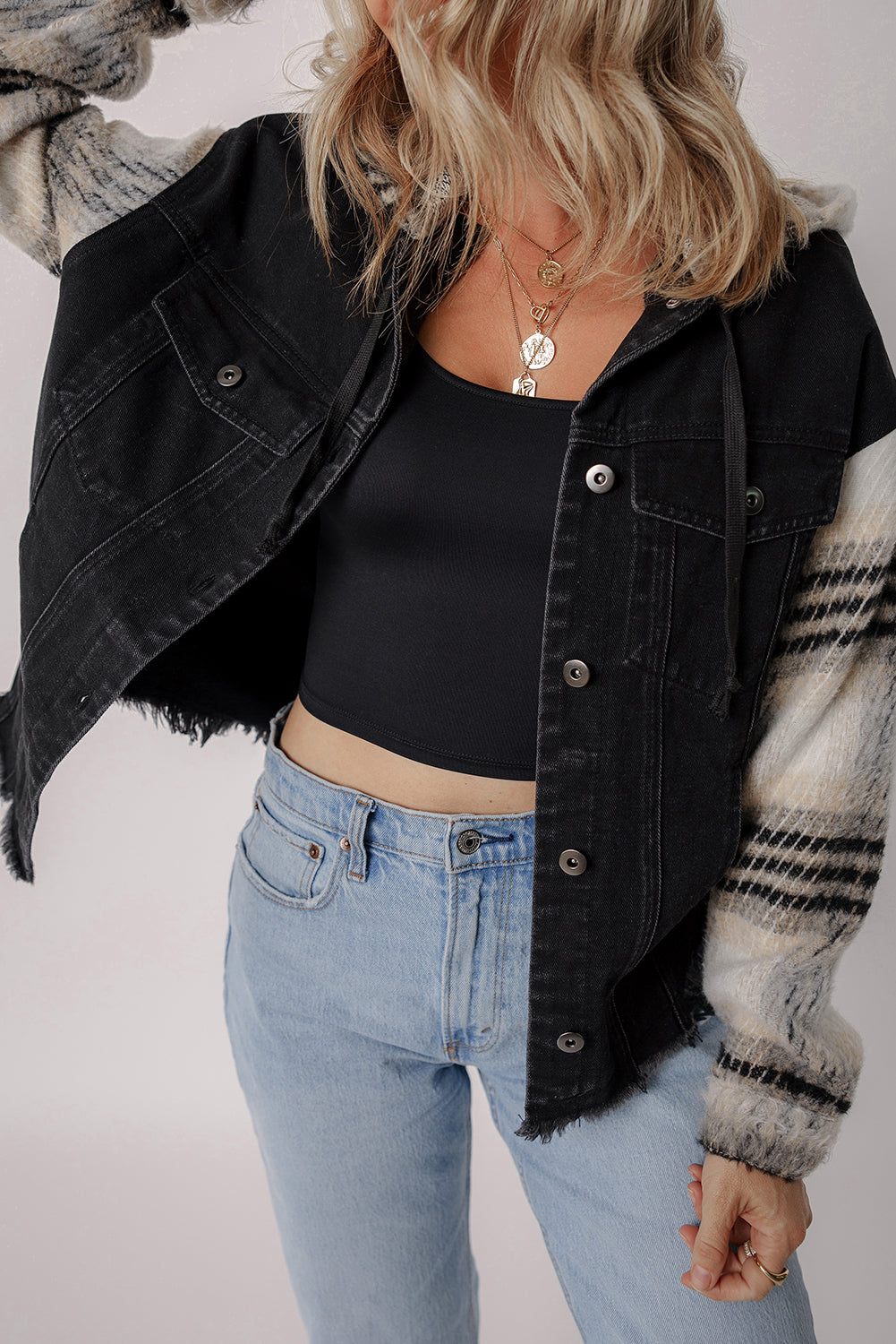 Black Plaid Sleeve Frayed Hem Hooded Denim Jacket — image 03
