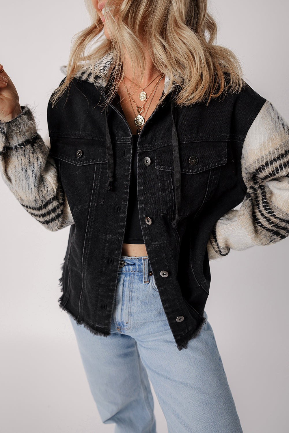 Black Plaid Sleeve Frayed Hem Hooded Denim Jacket — image 06