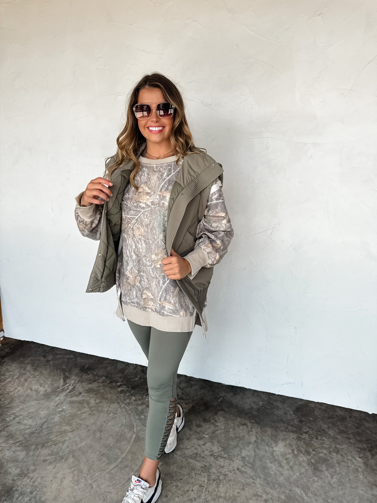 Blakeley Signature Leggings — image 09