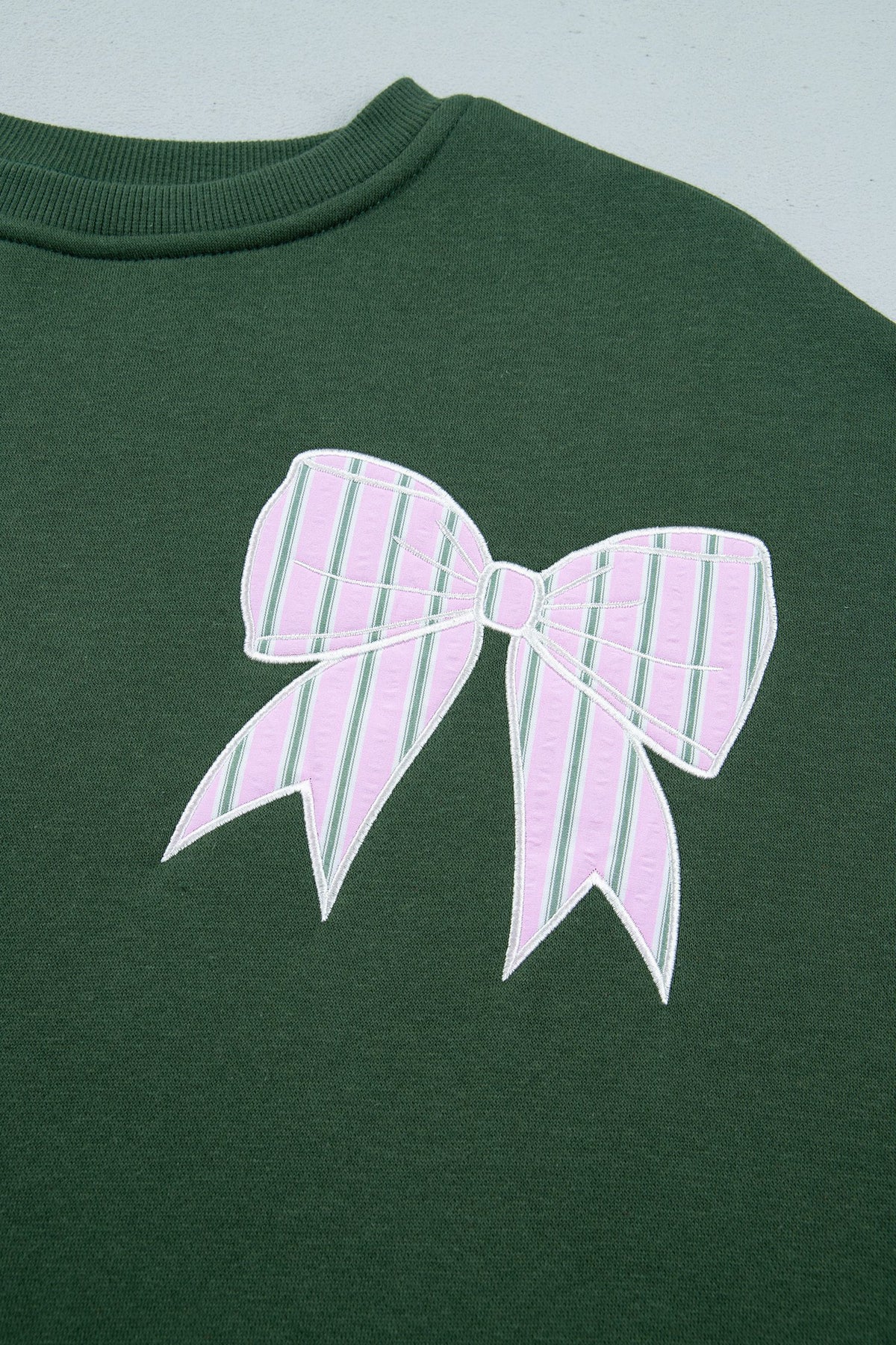 Blackish Green Striped Bow Graphic Oversized Sweatshirt — image 09