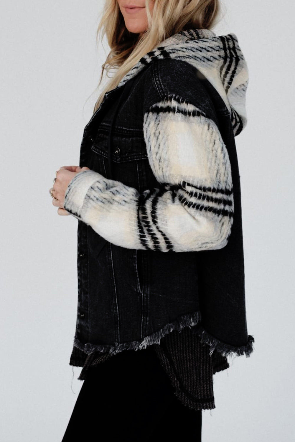 Black Plaid Sleeve Frayed Hem Hooded Denim Jacket — image 09