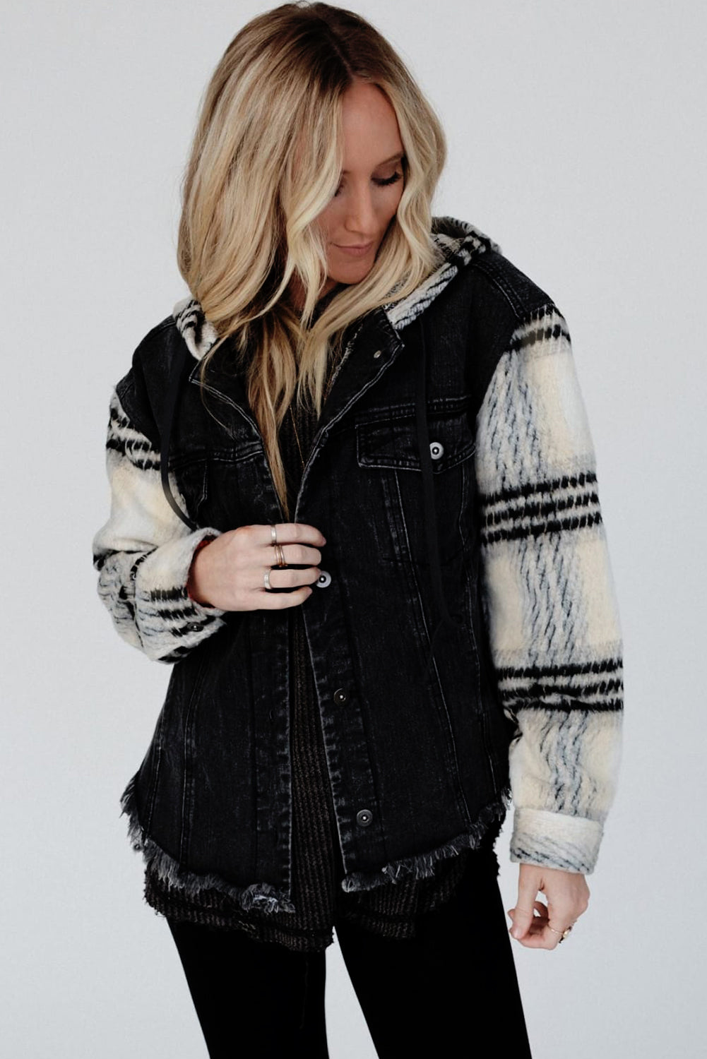 Black Plaid Sleeve Frayed Hem Hooded Denim Jacket — image 10