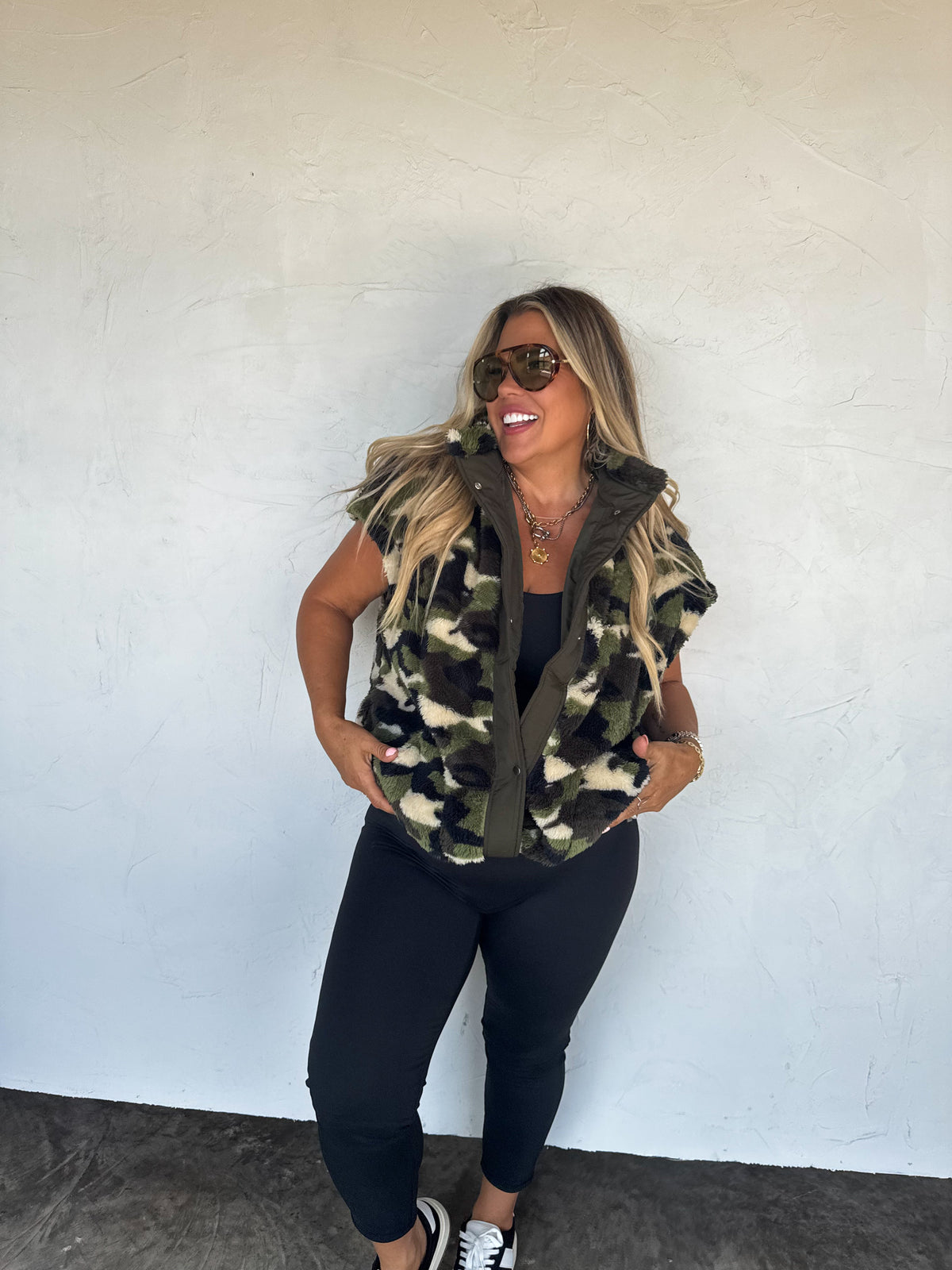Linden Sherpa Vest Jacket — image 10