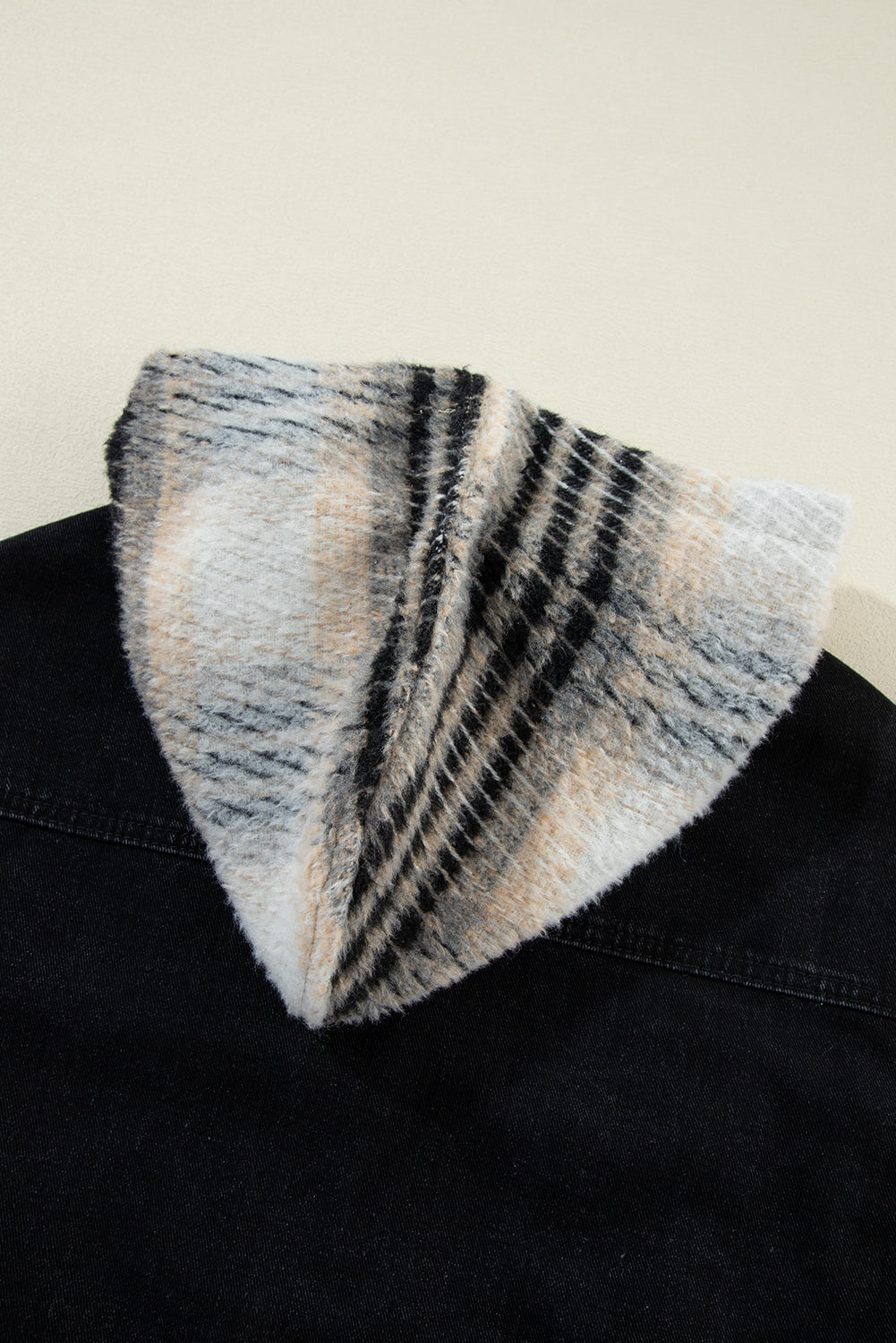 Black Plaid Sleeve Frayed Hem Hooded Denim Jacket — image 14