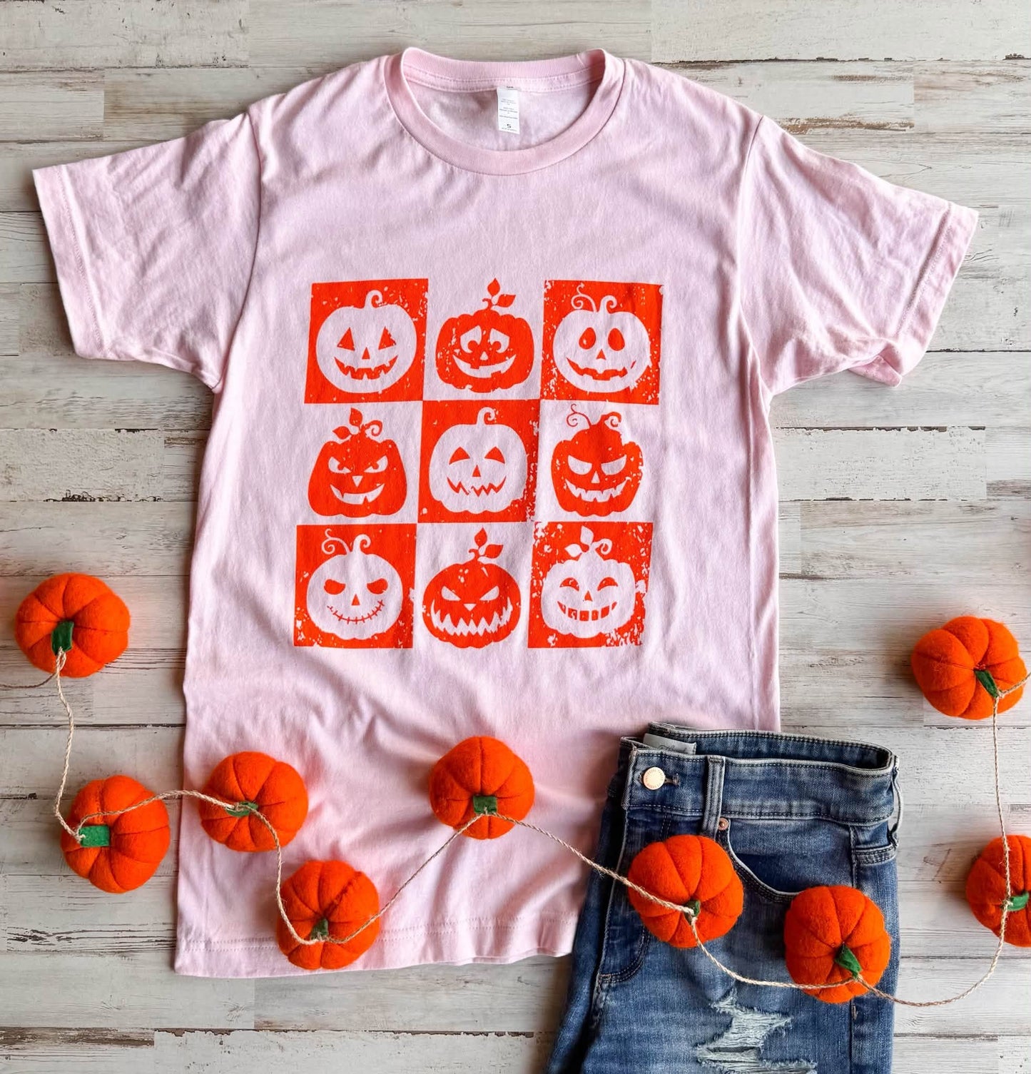 FLASH DEAL // PREORDER: Checkered Pumpkin Tee // ships in about 2 weeks