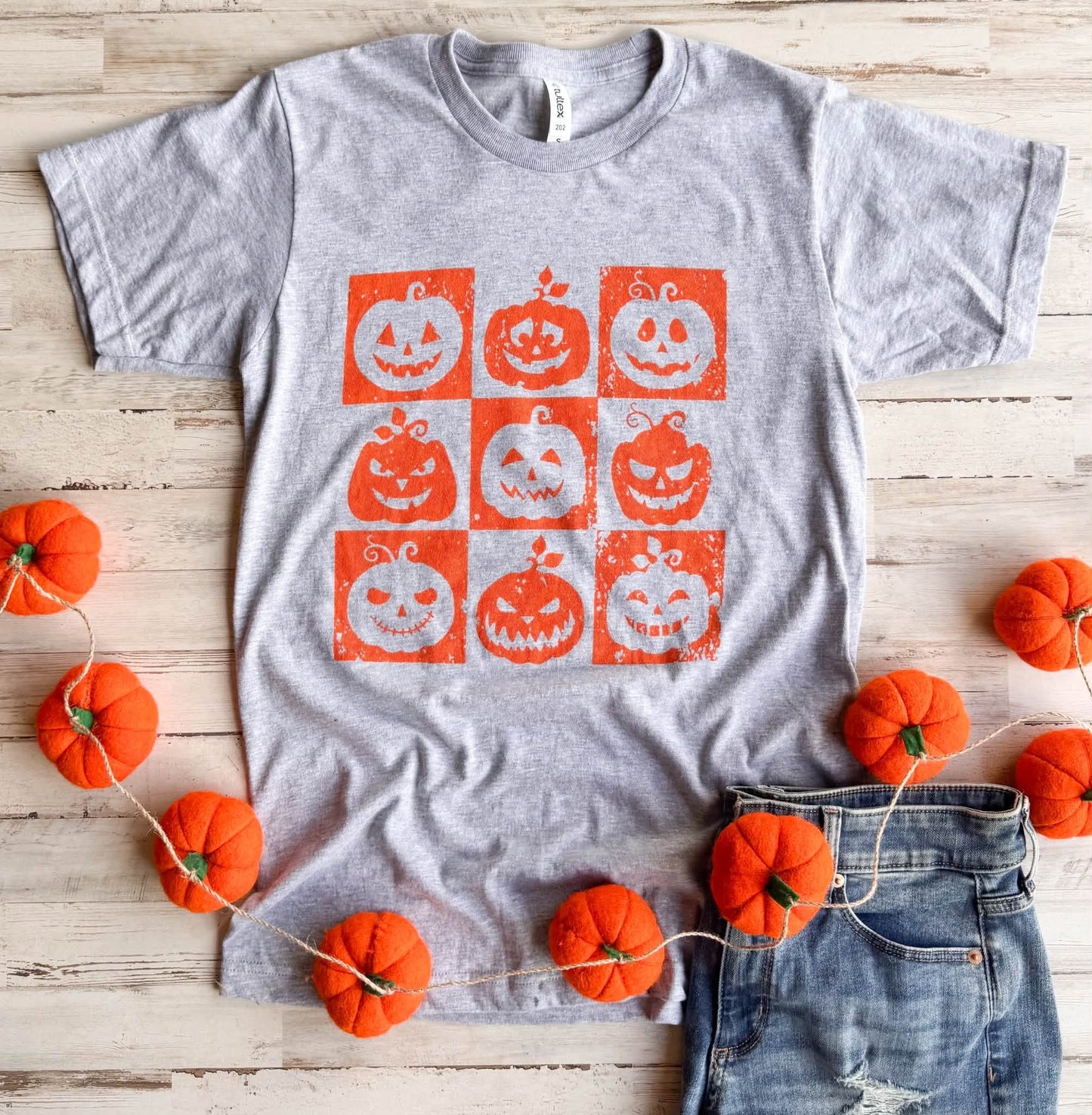FLASH DEAL // PREORDER: Checkered Pumpkin Tee // ships in about 2 weeks