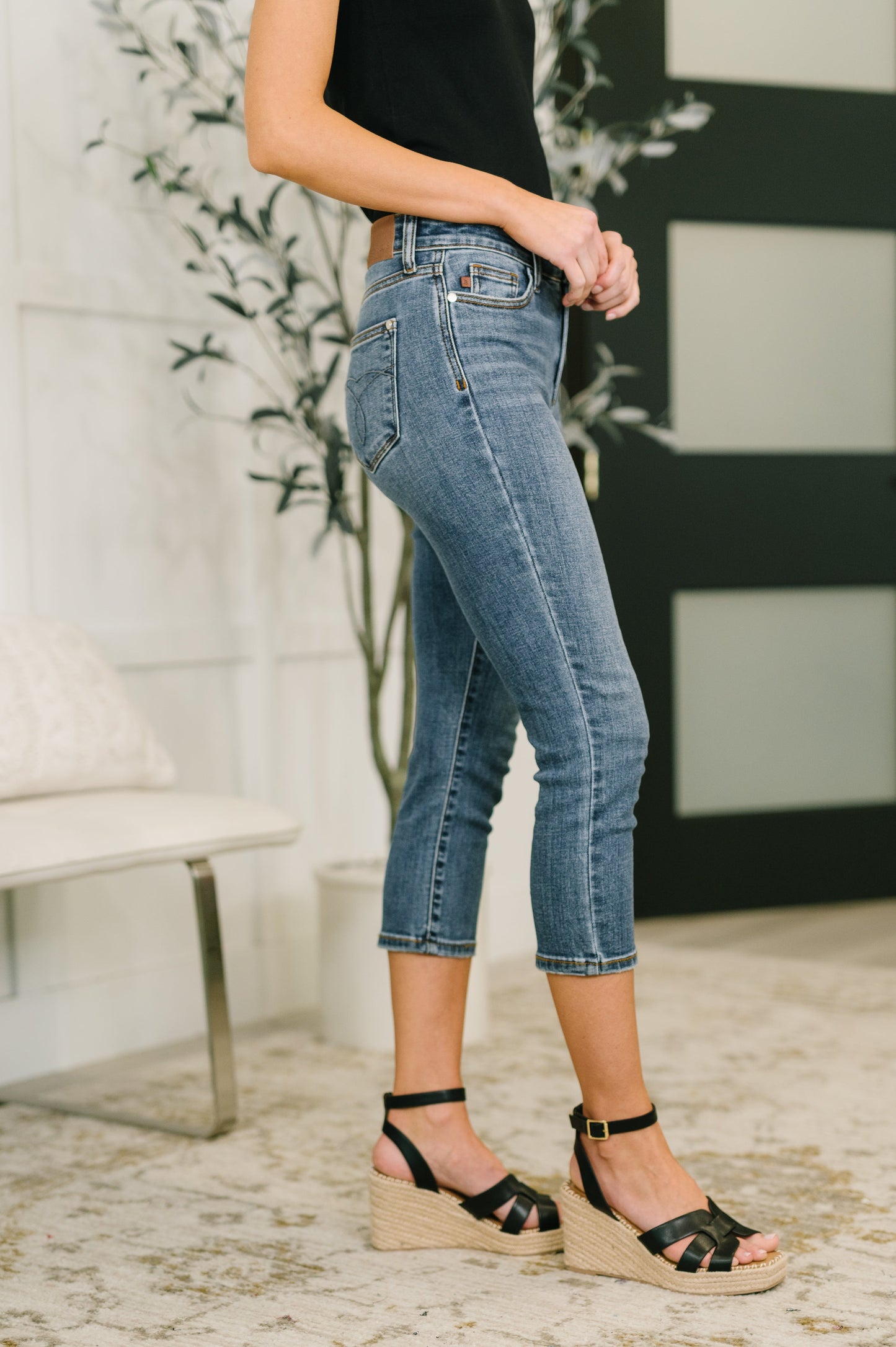 Deborah Mid Rise Capri - Judy Blue