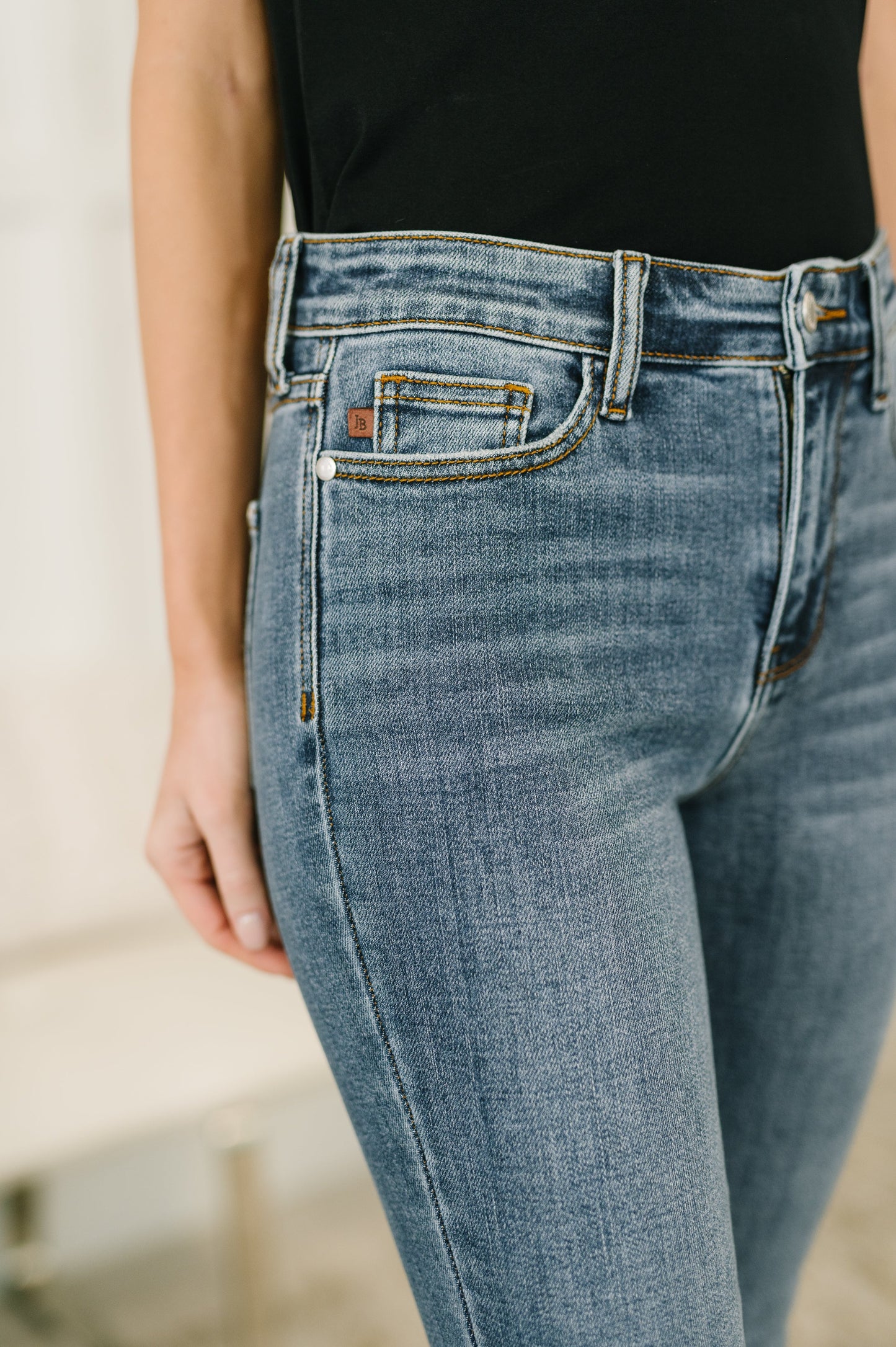 Deborah Mid Rise Capri - Judy Blue