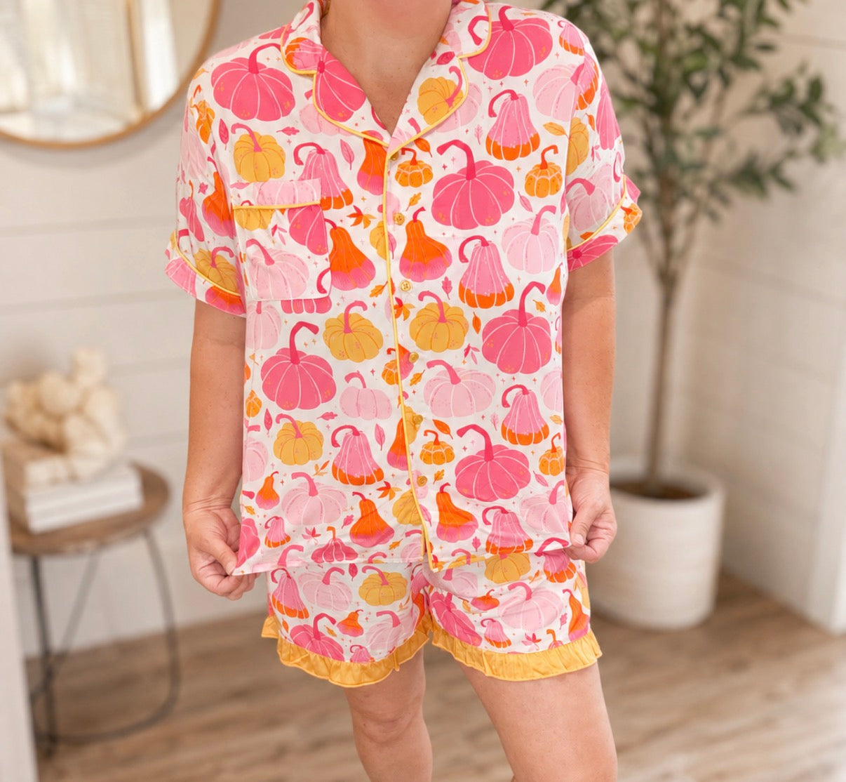 SHIPS FREE TODAY // Pretty Pumpkins Button Pajama Short Set