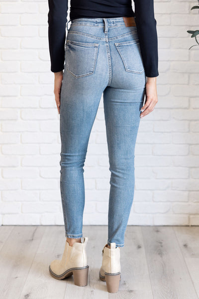 Tummy Control Contrast Wash Skinny Jeans - Judy Blue